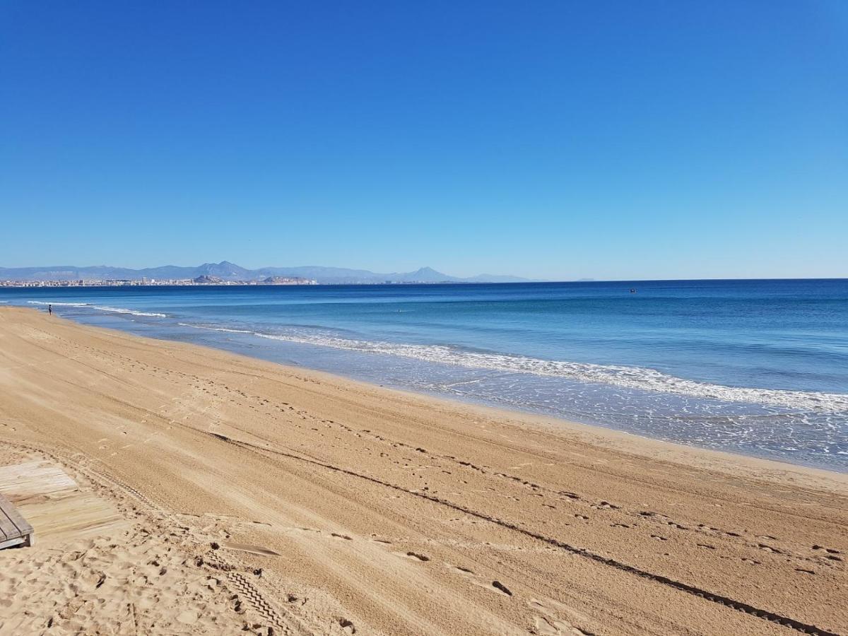 Stunning Sea Views At Just 270 M From The Beach Ареналес дел Сол Екстериор снимка