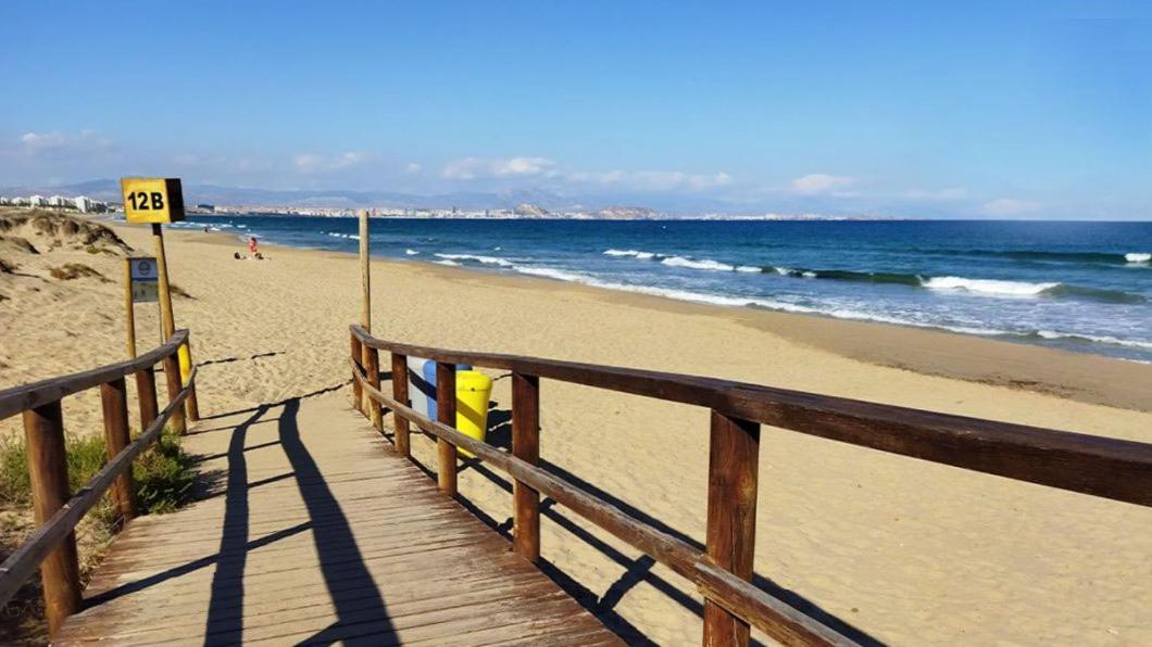 Stunning Sea Views At Just 270 M From The Beach Ареналес дел Сол Екстериор снимка
